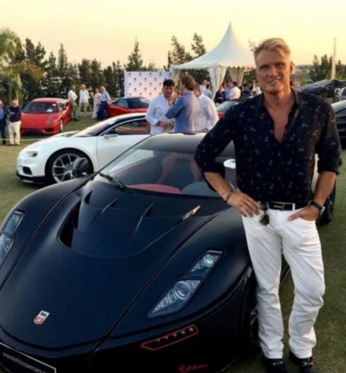 Dolph Lundgren junto al GTA Spano